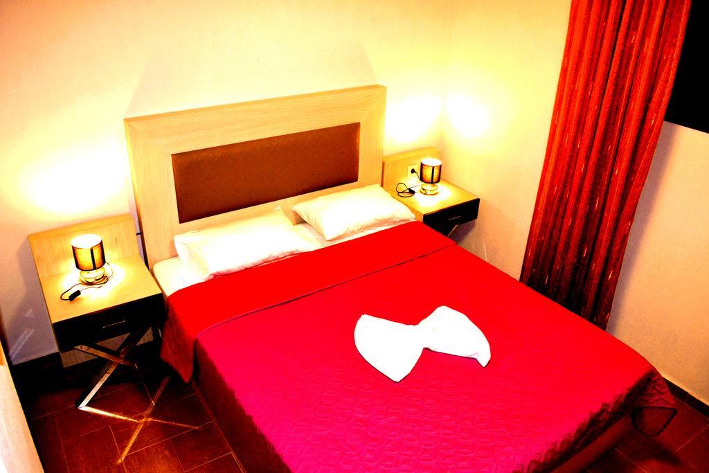 Αmalia Lux Villas Vrasná Habitación foto