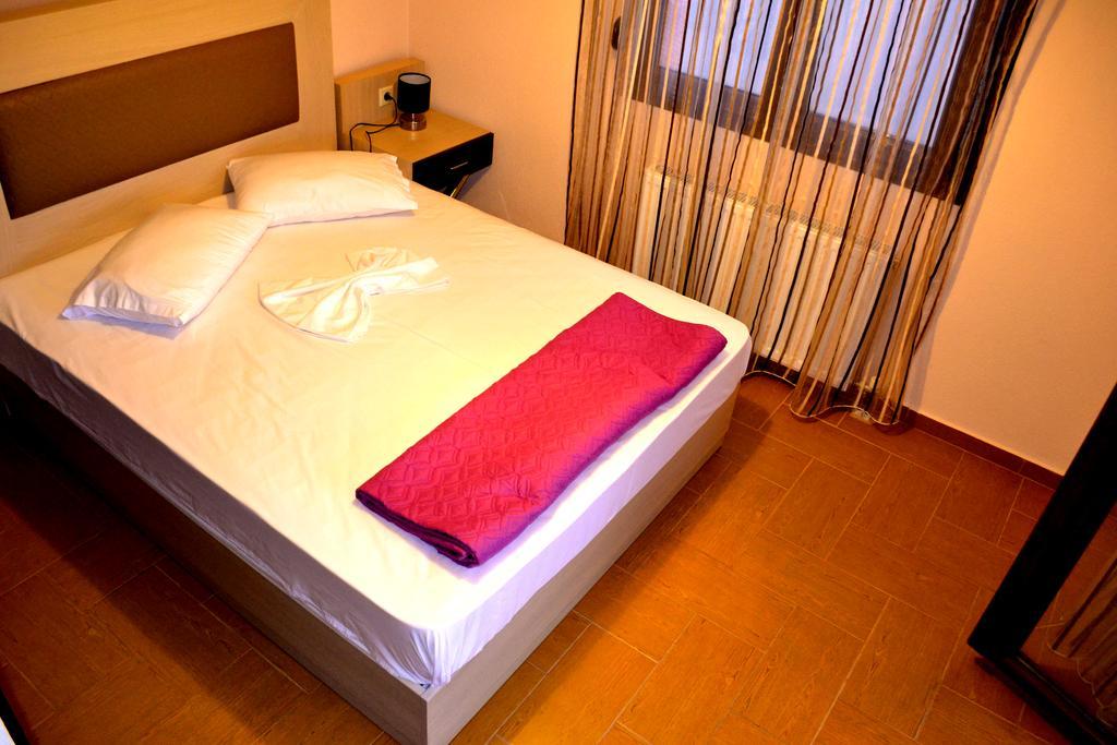 Αmalia Lux Villas Vrasná Habitación foto